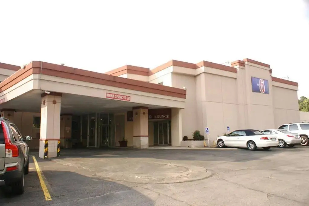 Motel 6 Pittsburgh - Crafton