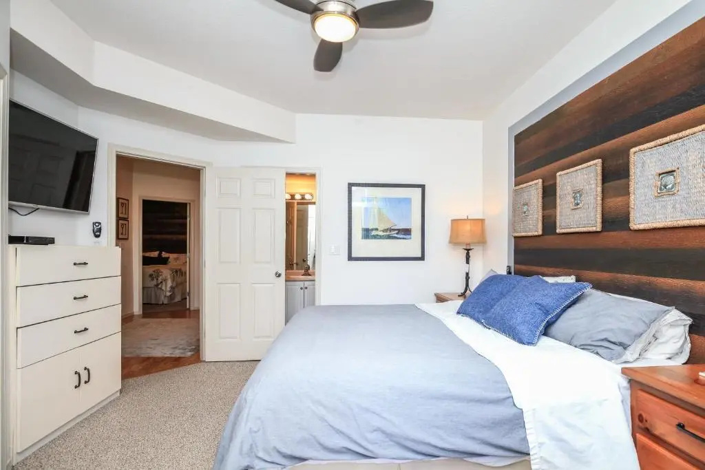 Discovery Bay Resort by Kelowna Resort Acc. - 80+ suites available - Chambres