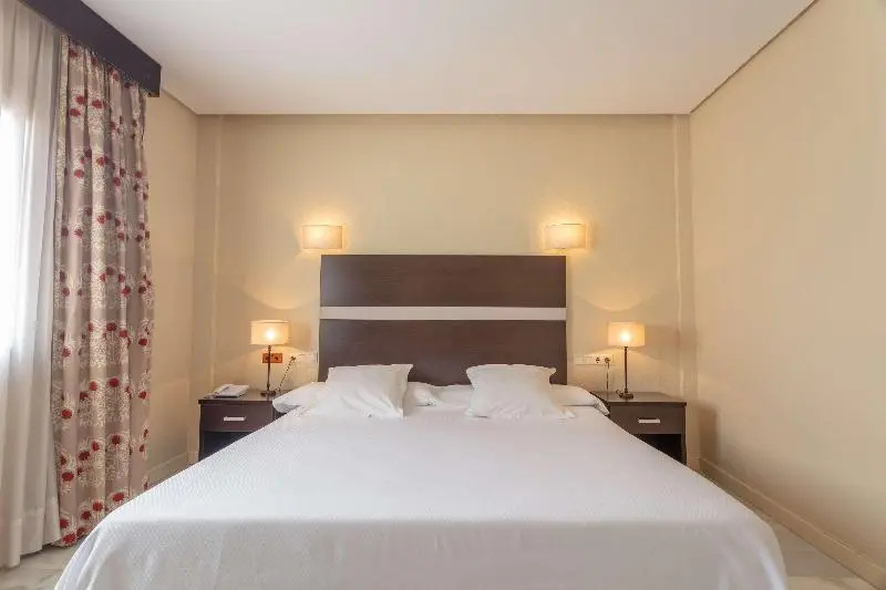 Standard Double room with balcony (full double bed)