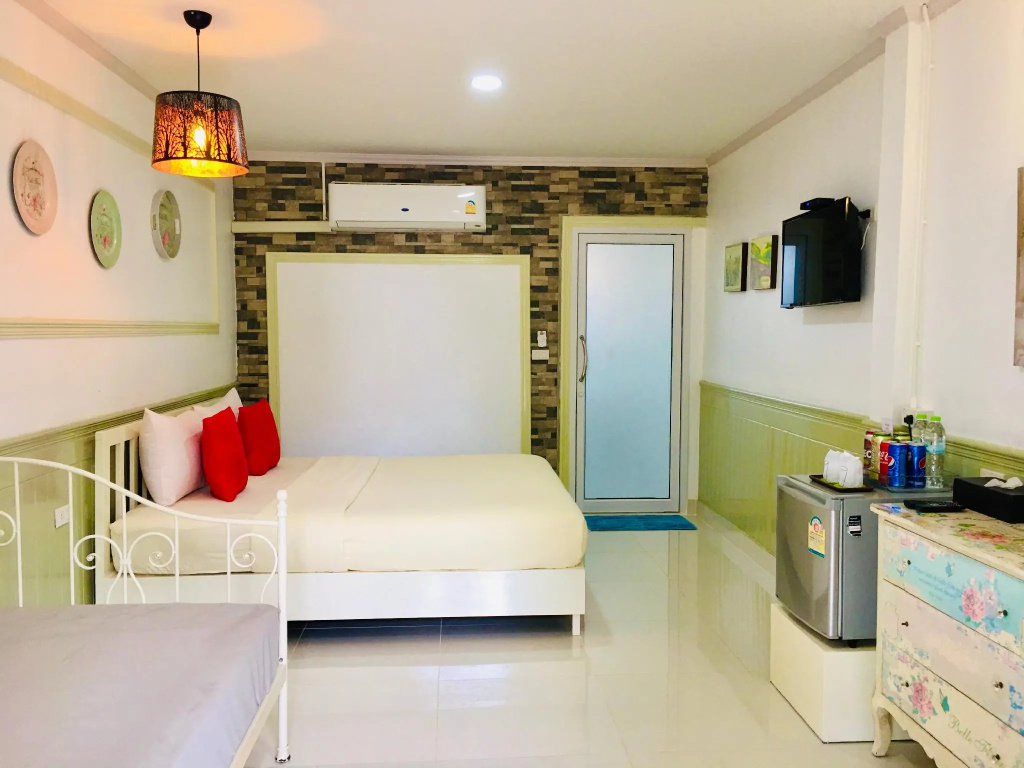 Отель Koh Larn Riviera в Паттайе