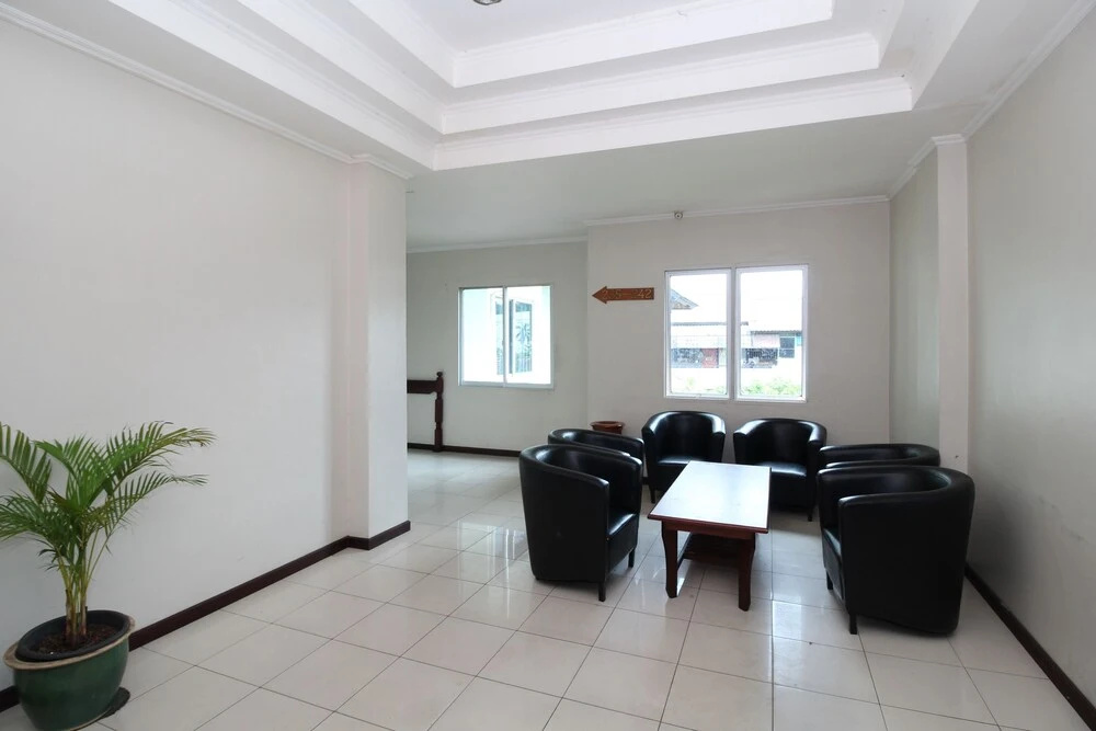 Lobby & Reception
