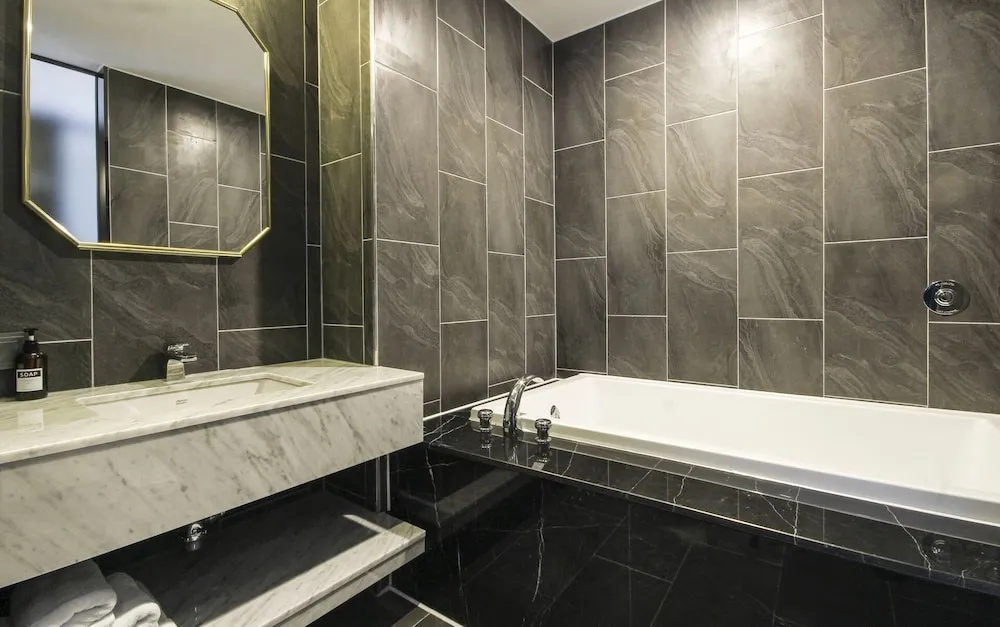Deluxe Double room with ocean view (full double bed)
