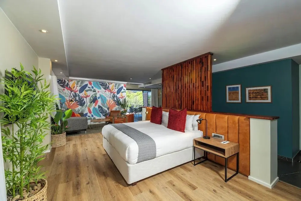 Deluxe Double Suite (full double bed)