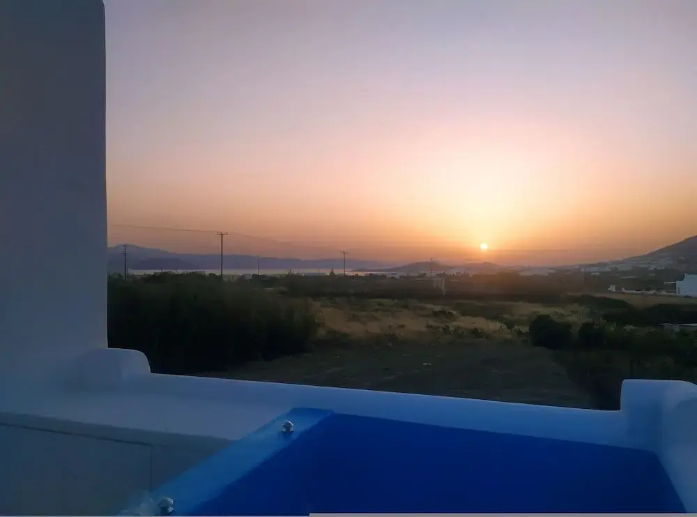 Lemonia Suites With Outdoor BBQ Area