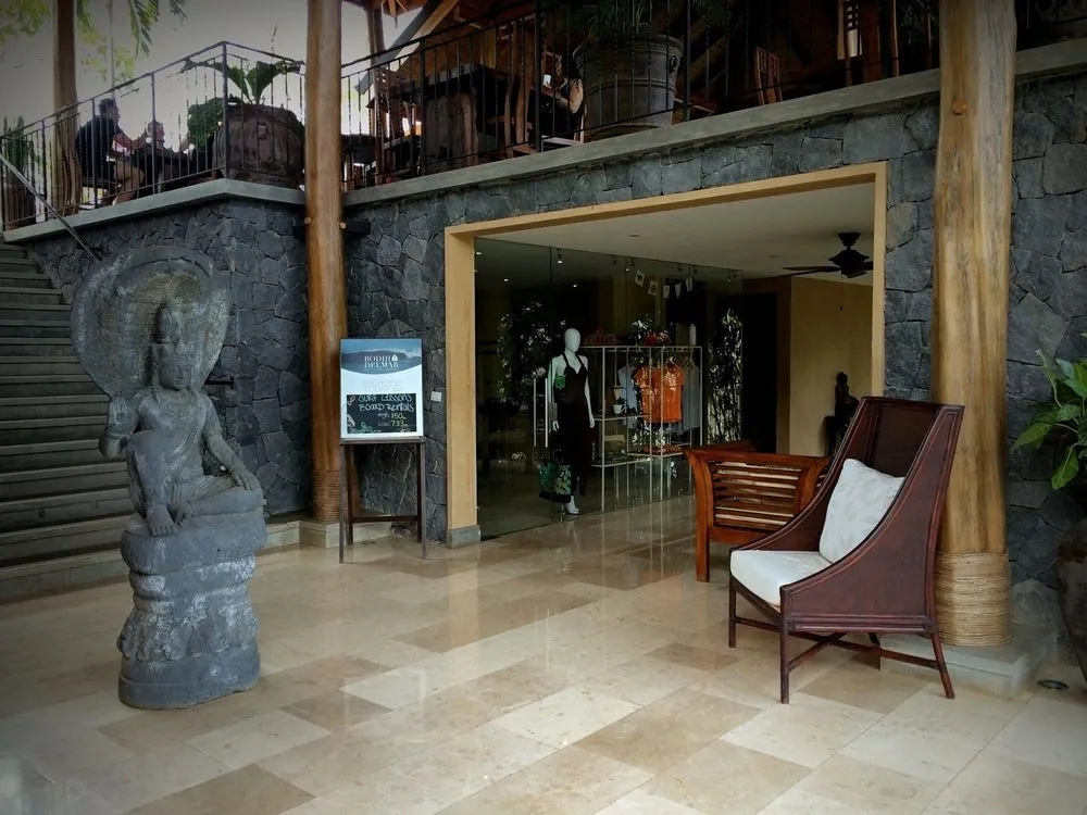 Lobby & Reception
