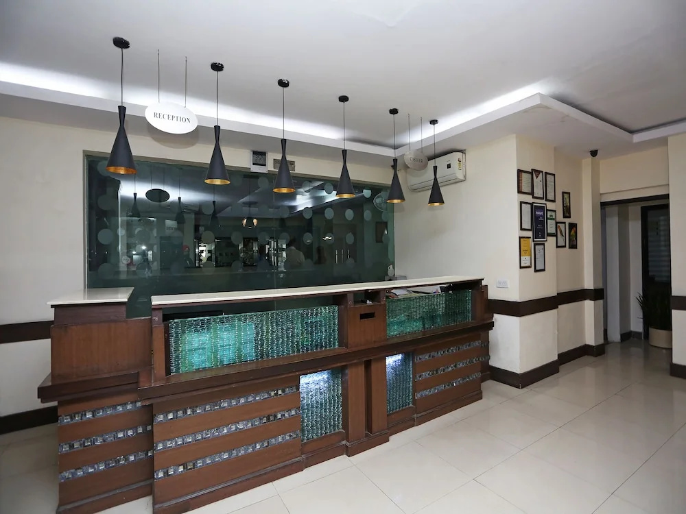 OYO 645 Hotel Tourist Deluxe