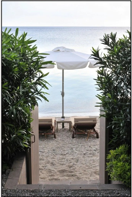 Beach & Waterfront