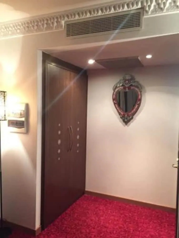 Double Suite (full double bed)