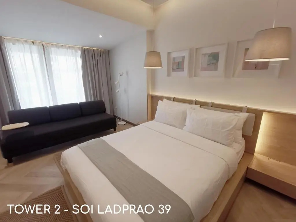 Standard Double room with balcony (full double bed)