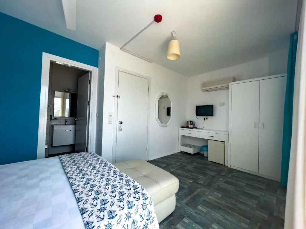 Standard Double room with balcony and with sea view (full double bed)