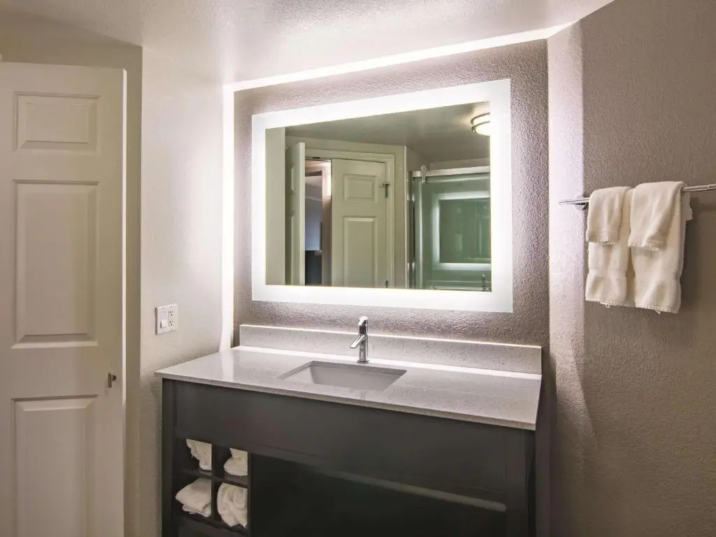 La Quinta Inn & Suites by Wyndham Oklahoma City Norman - Chambres