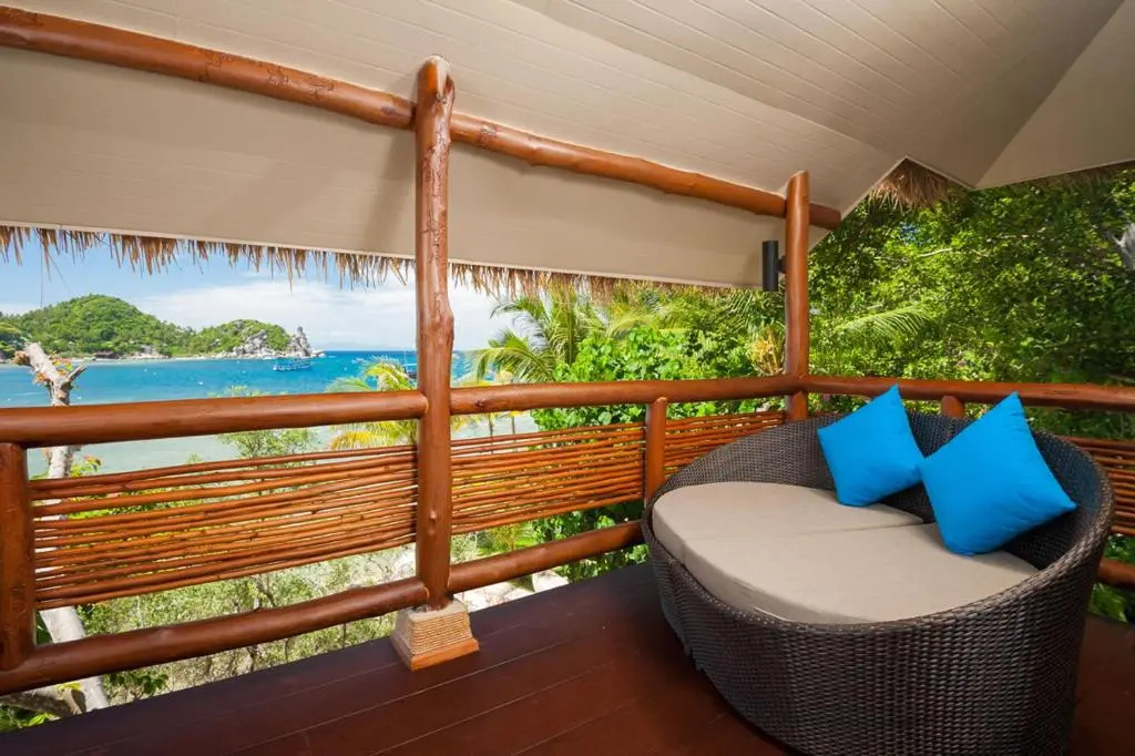 Deluxe Double room with balcony and with sea view (full double bed)