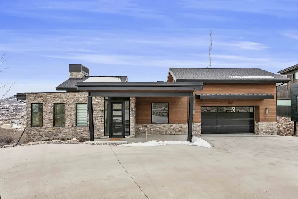 Easy East Village Ski Access Hot Tub 5br 5 Bedroom Home