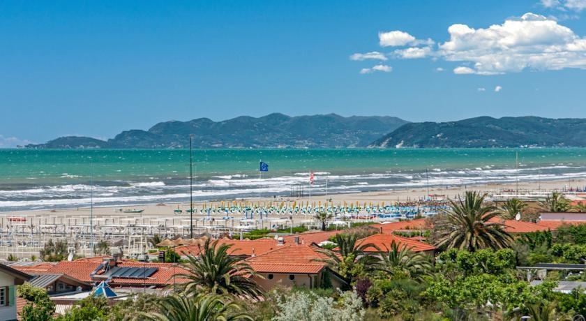 Beach & Waterfront