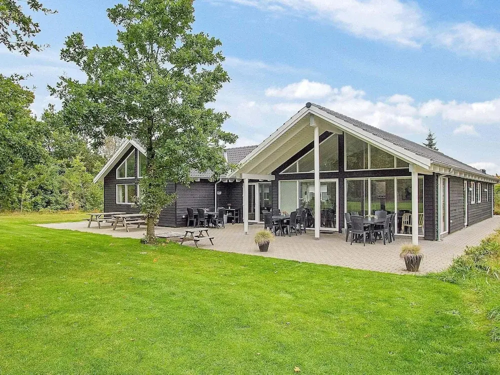 5 Star Holiday Home in Henne