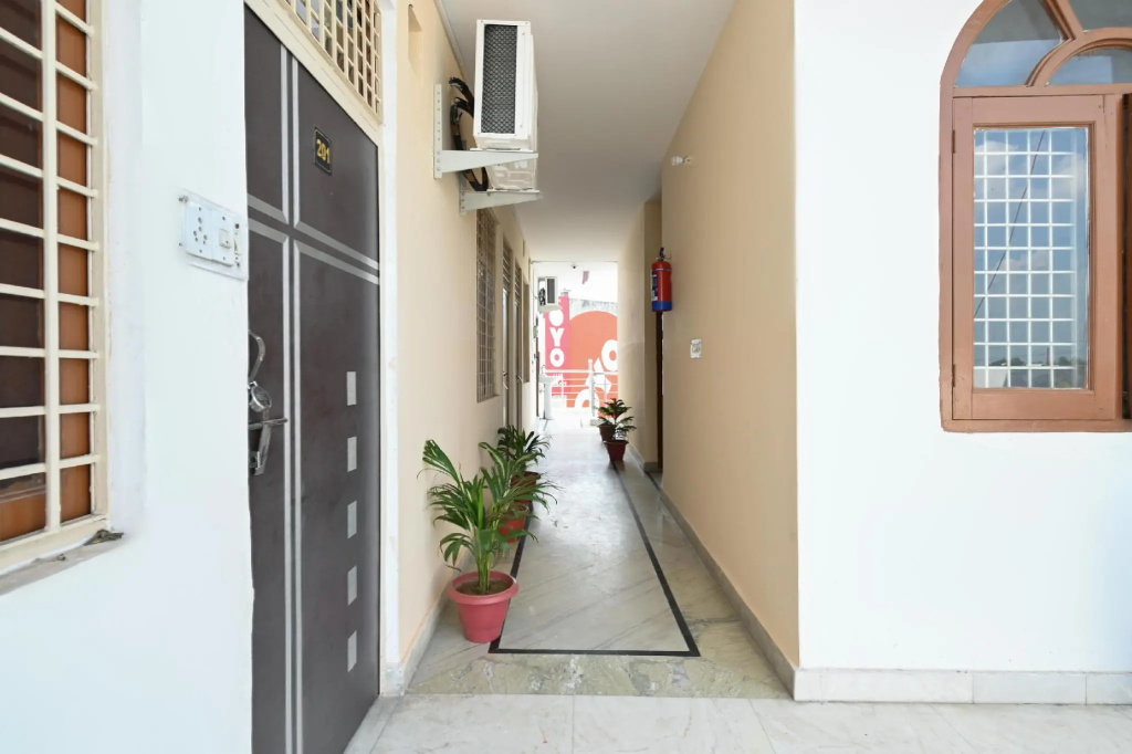 OYO 60802 Grand Plaza Highway