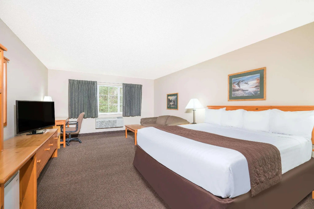 Standard Double room (full double bed)