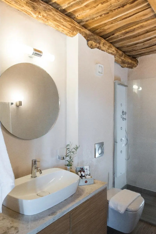 Suite with garden view