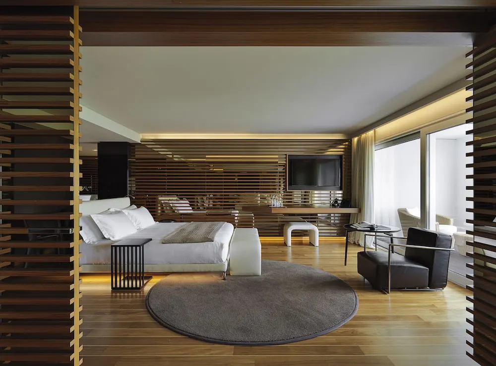 Premium Double Suite with lake view (full double bed)