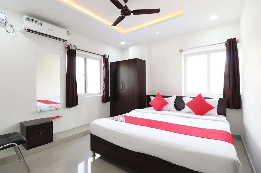 Encore Suites By OYO Rooms