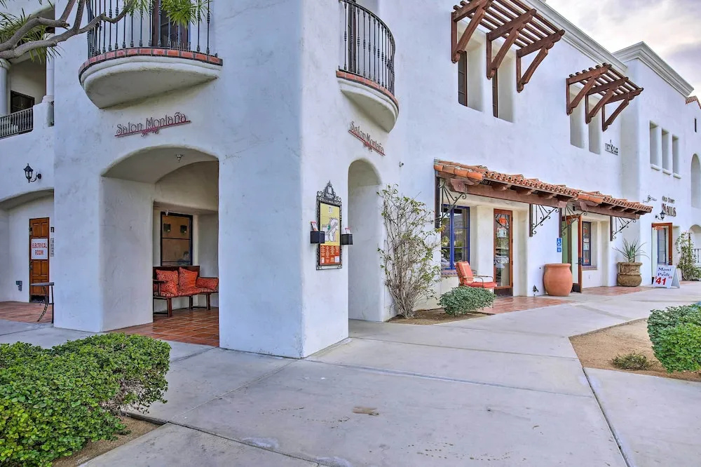 222396 3BR Escape w/ Fire Pit: 1 Mi to Old Town