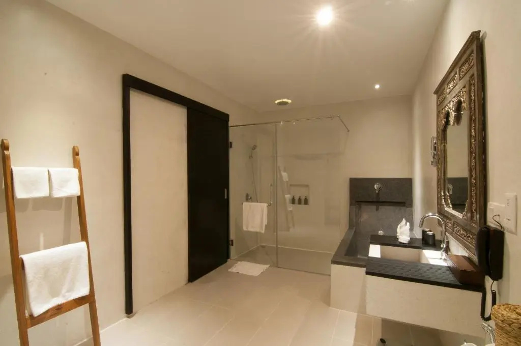 Family Suite with pool view
