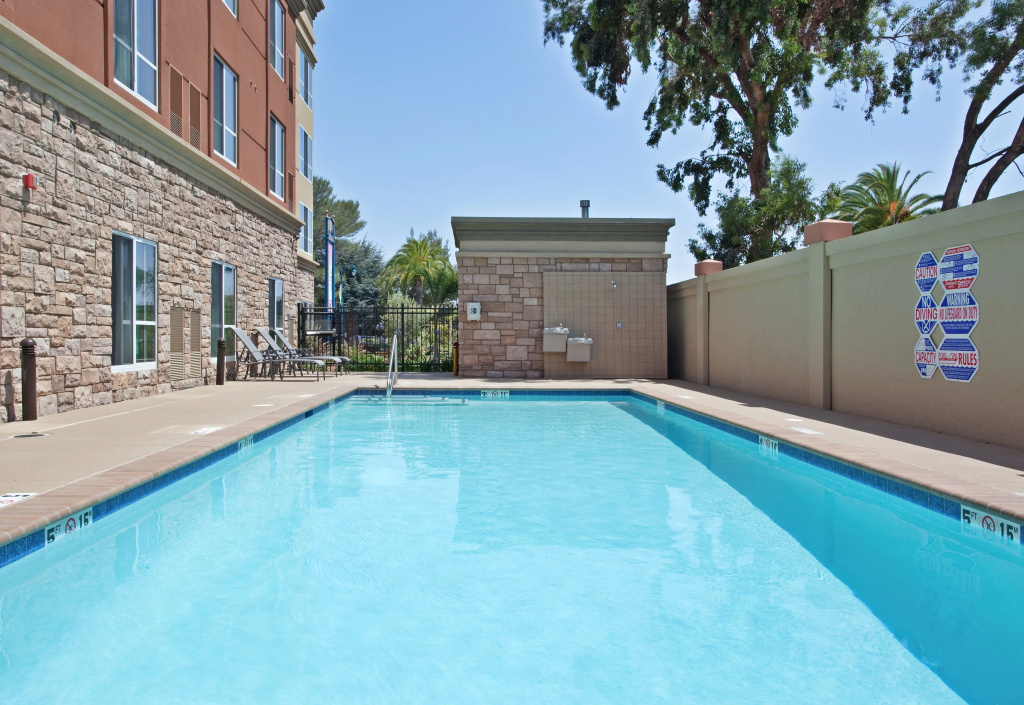 Holiday Inn & Suites Oakland Airport by IHG - Général