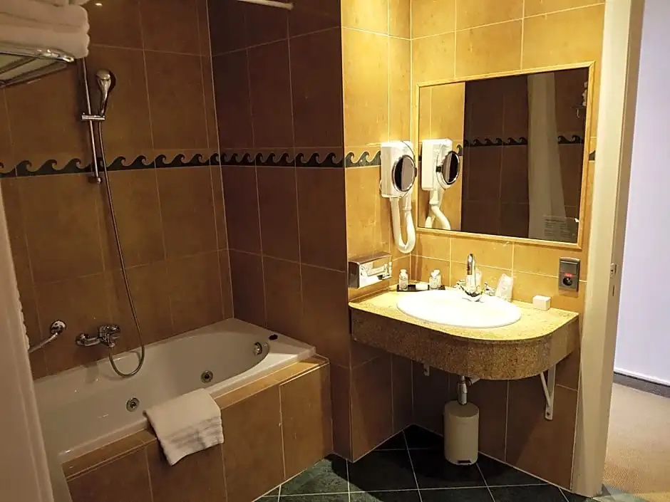Comfort room