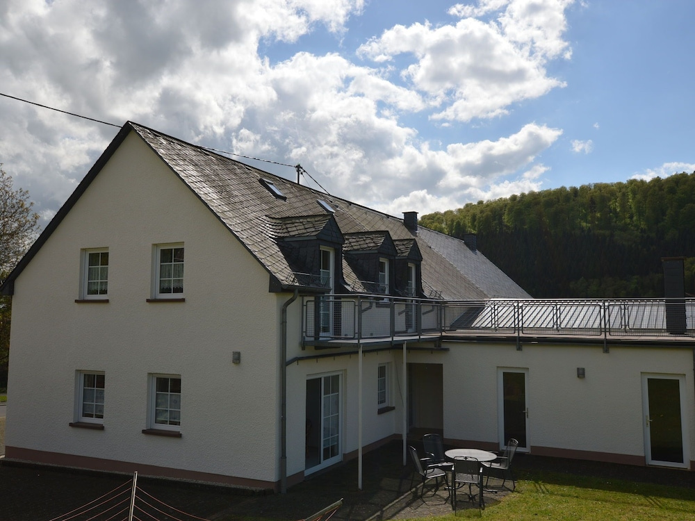 Comfy Apartment In Zendscheid Near Forest
