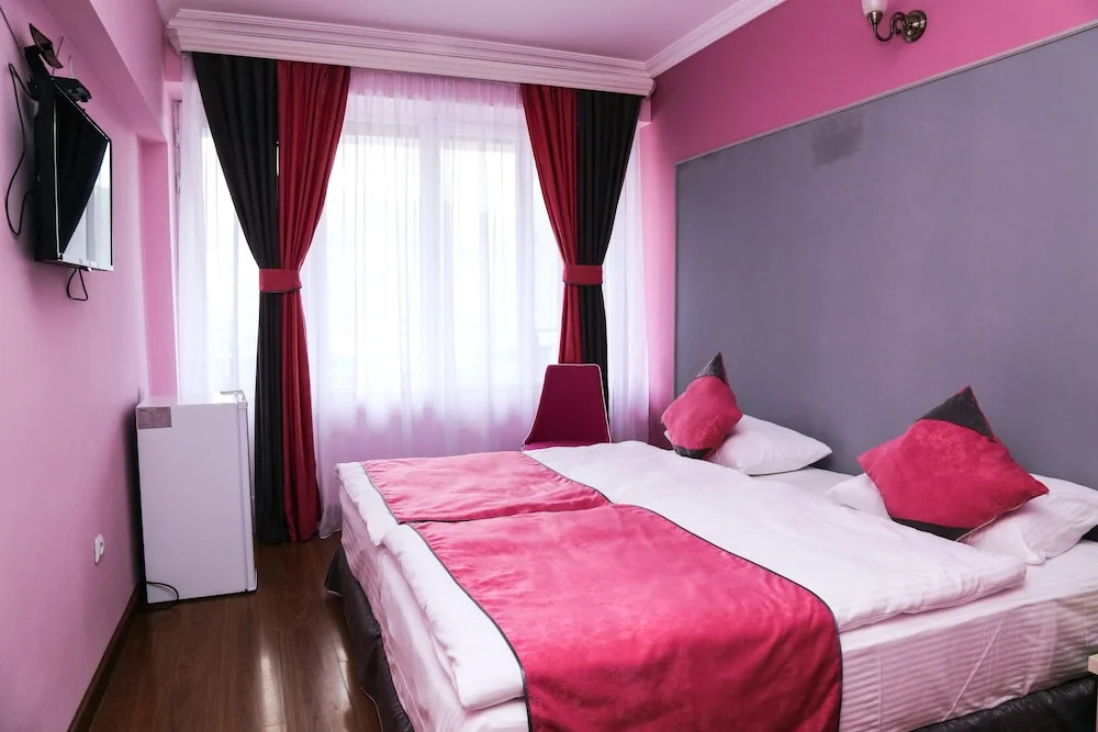 Deluxe Double room with balcony (full double bed)