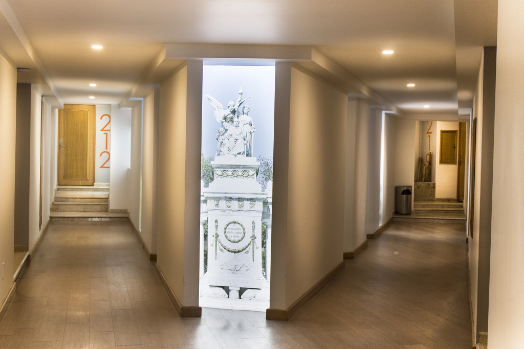 Lobby & Reception