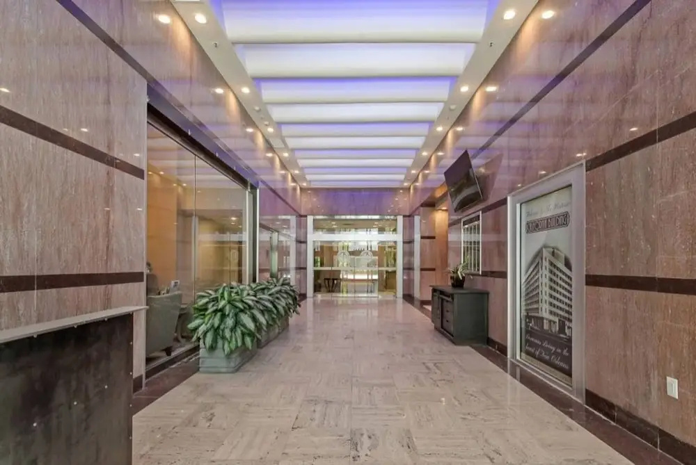 Elegant Condo - Near French Quarter & Bourbon St