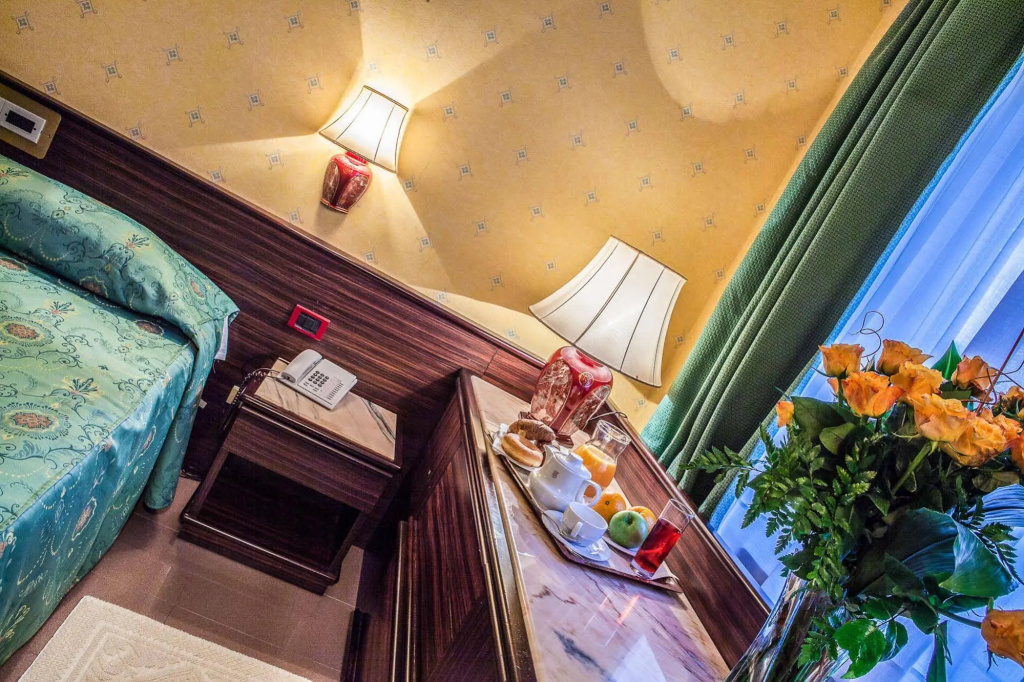 Hotel photo 12