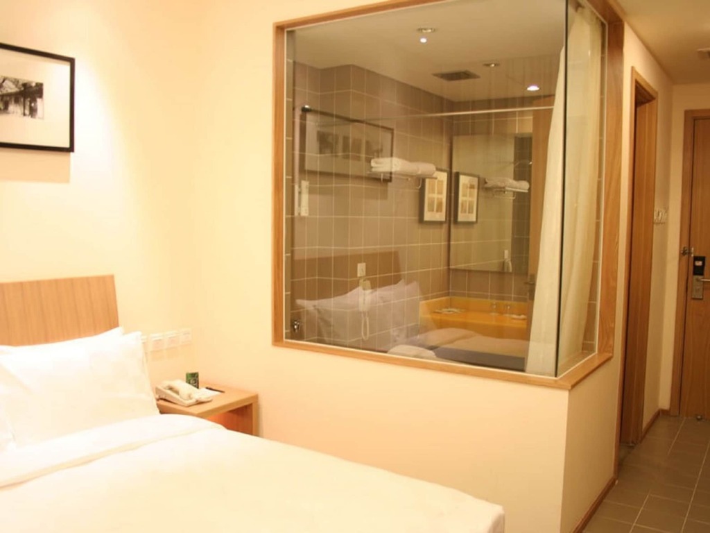 Traveler Inn Huaqiao Beijing Hotel by null