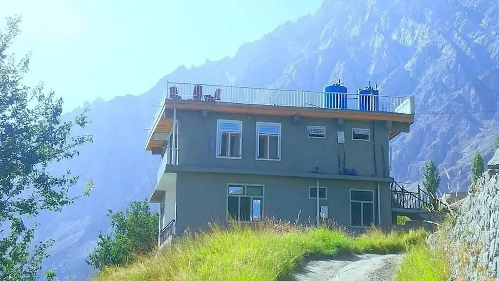 Hunza Lounge