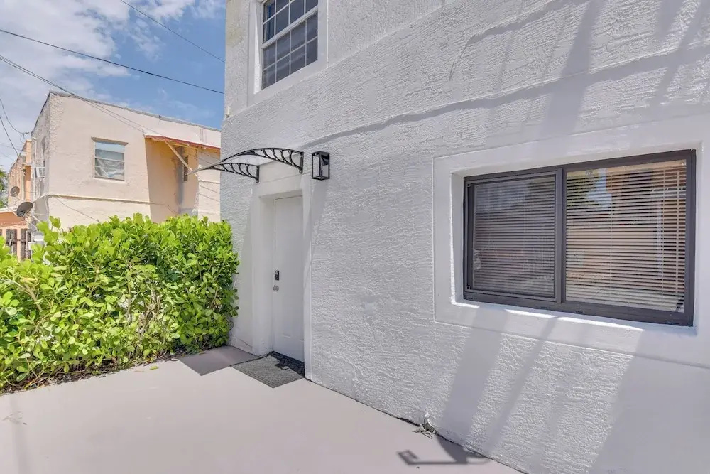 Refreshing Miami Apartment: 4 Mi to the Beach!