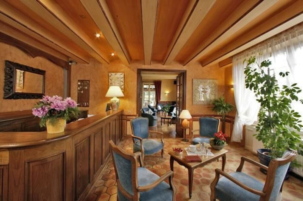 Hôtel Le Cro-Magnon by null