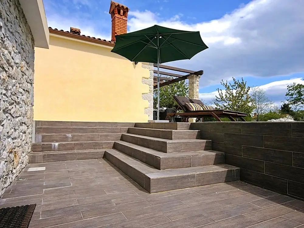 Modern Villa With Private Swimming Pool and Jacuzzi in the Green Part of Istria