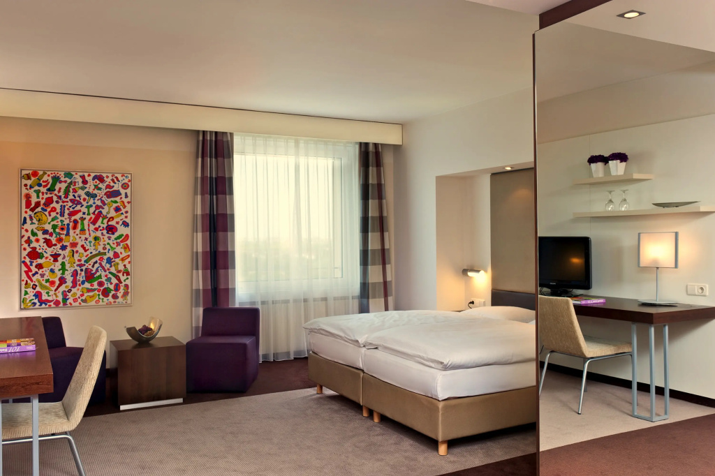 Estrel Hotel Berlin — фото