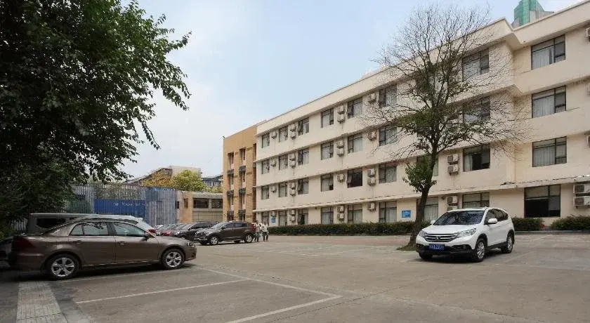 Yunqi Hotel