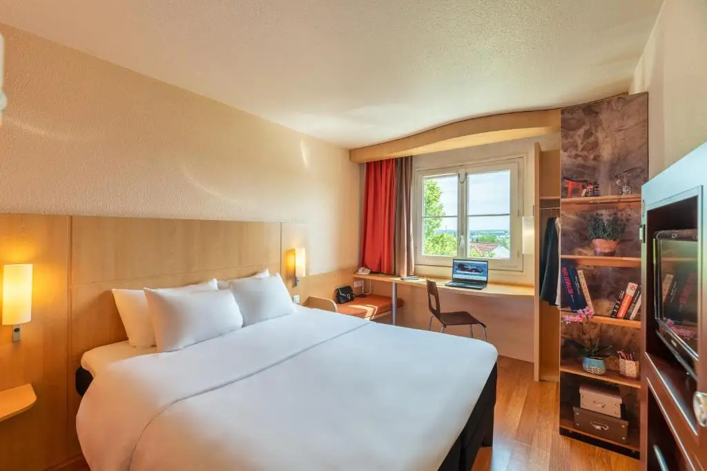 Double room (full double bed)