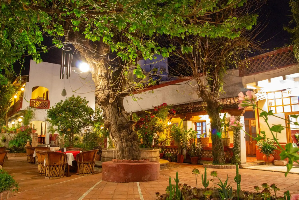 Hotel Embajadoras