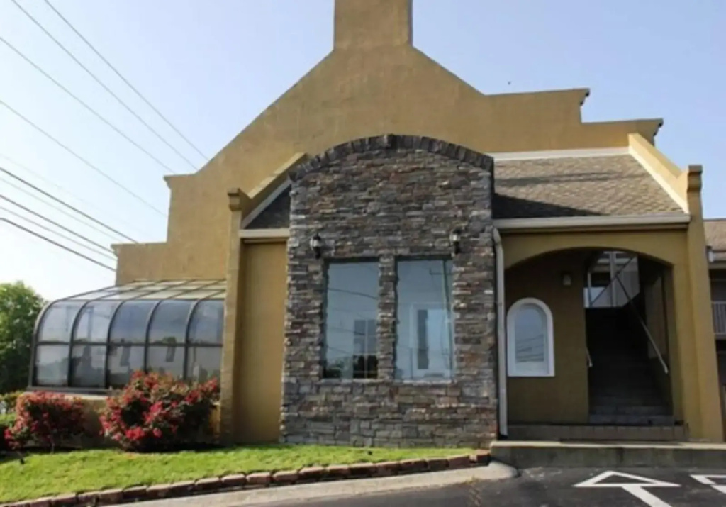 Quarters Inn and Suites
