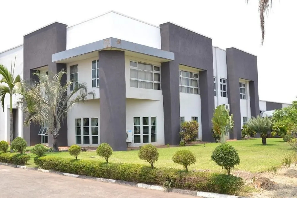 Moba Hotel & Convention Centre — фото