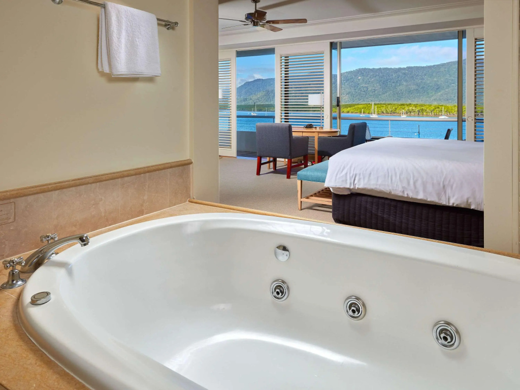 Pullman Reef Hotel Casino