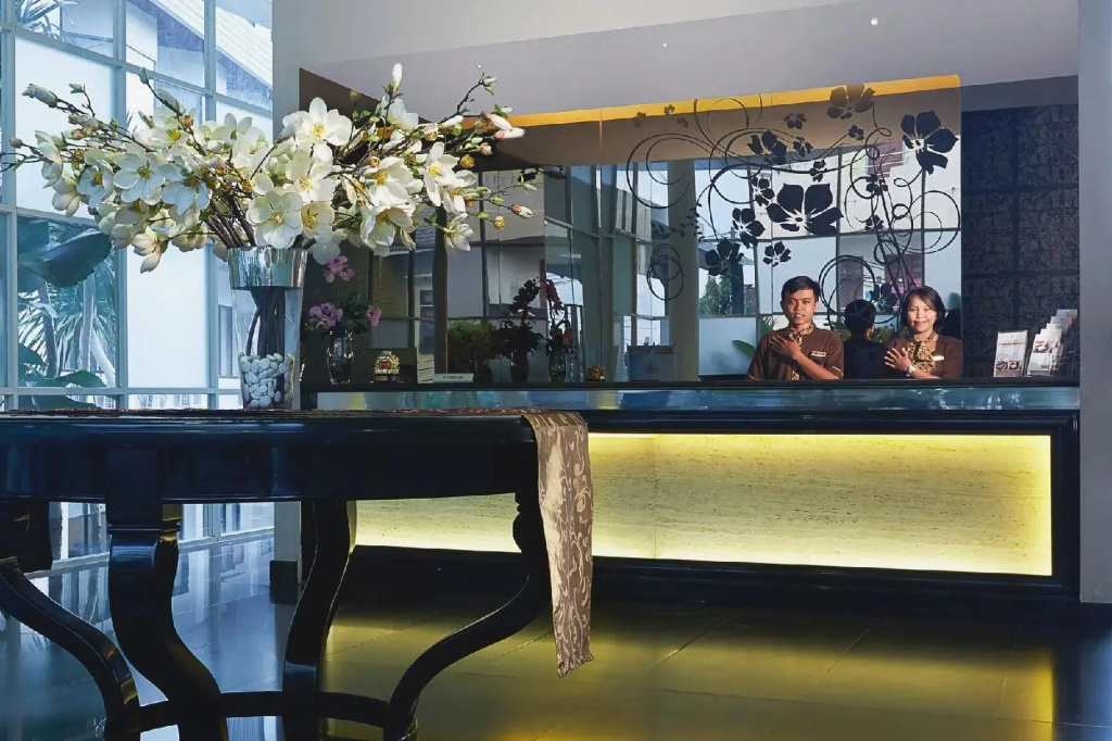 Grand Kecubung Hotel