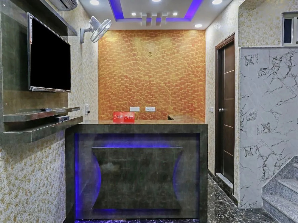 Lobby & Reception
