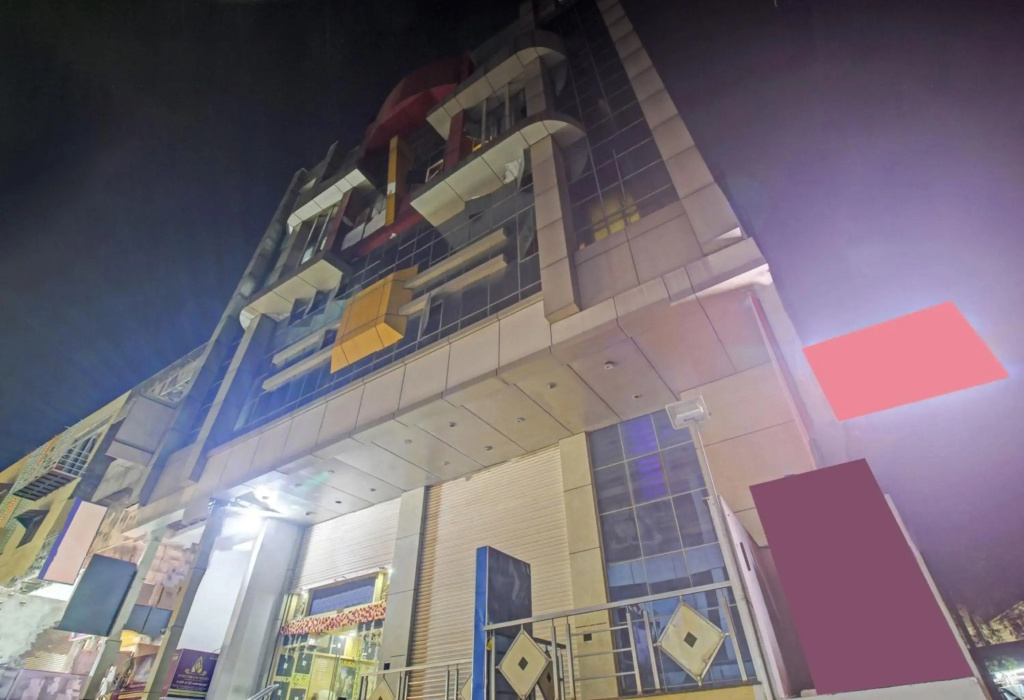 Collection O Hotel Regal Near ISKON TEMPLE , ABIDS