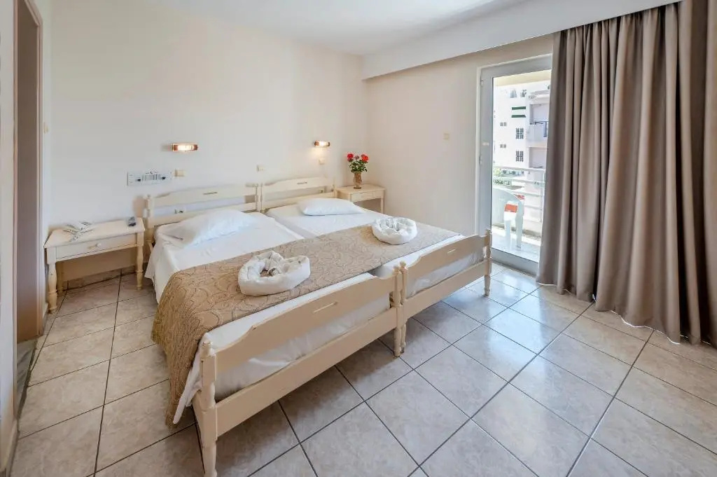 Standard Double room (twin beds)