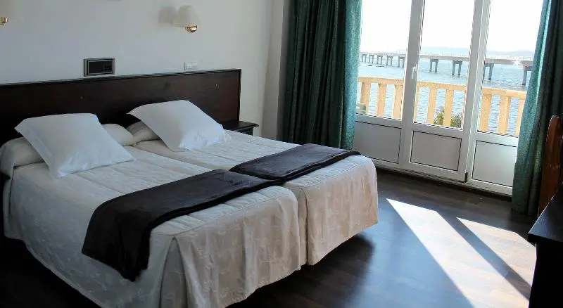 Standard Double room with balcony (full double bed)